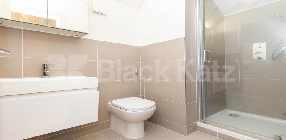 			3 Bedroom, 2 bath, 1 reception Maisonette			 SPRINGFIELD HOUSE LOFTS-TYSSEN STREET, DALSTON E8